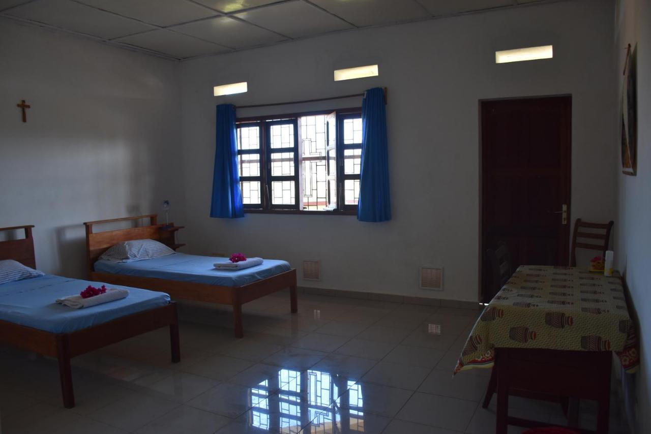 Centre Lucien Botovasoa Bed & Breakfast Antsiranana Ngoại thất bức ảnh