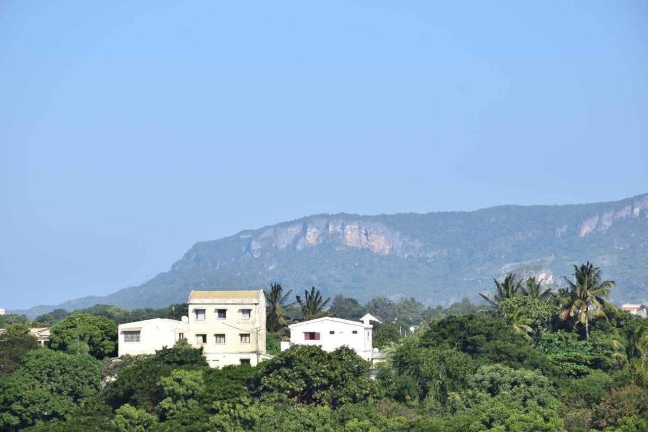 Centre Lucien Botovasoa Bed & Breakfast Antsiranana Ngoại thất bức ảnh