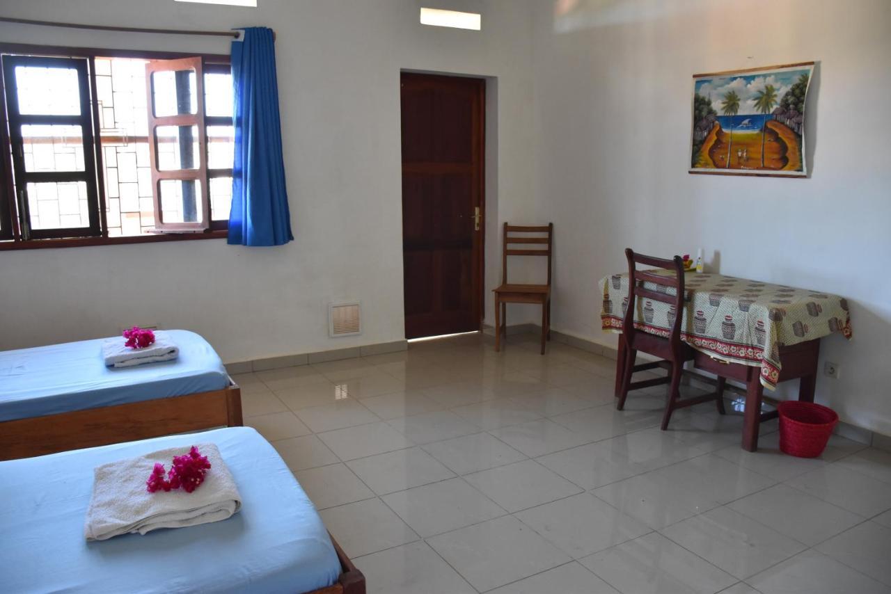 Centre Lucien Botovasoa Bed & Breakfast Antsiranana Ngoại thất bức ảnh