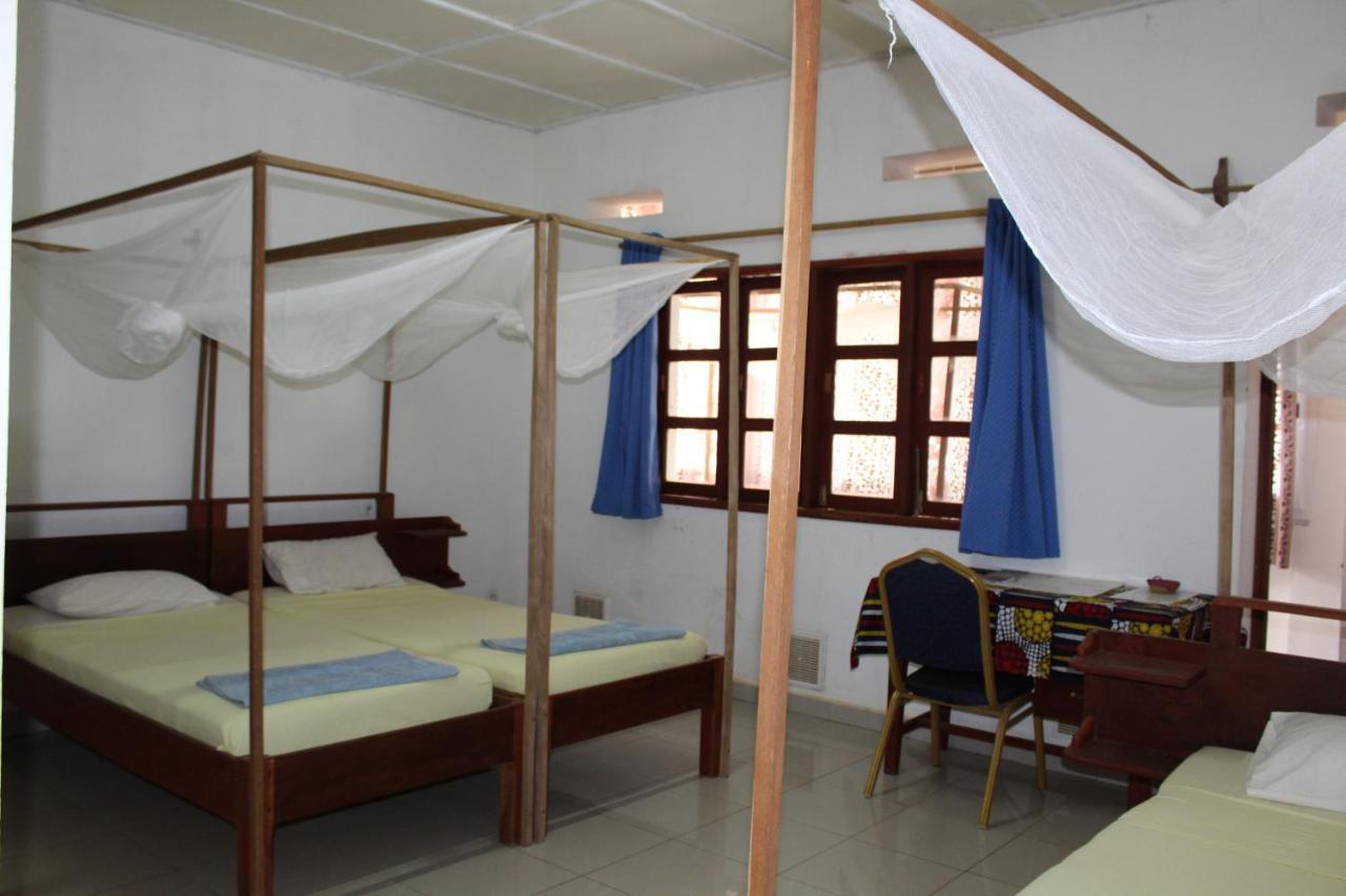 Centre Lucien Botovasoa Bed & Breakfast Antsiranana Ngoại thất bức ảnh