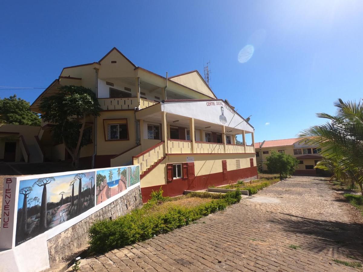 Centre Lucien Botovasoa Bed & Breakfast Antsiranana Ngoại thất bức ảnh