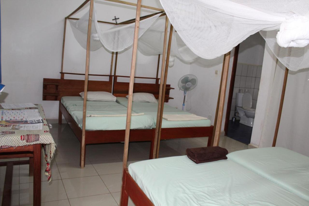 Centre Lucien Botovasoa Bed & Breakfast Antsiranana Ngoại thất bức ảnh